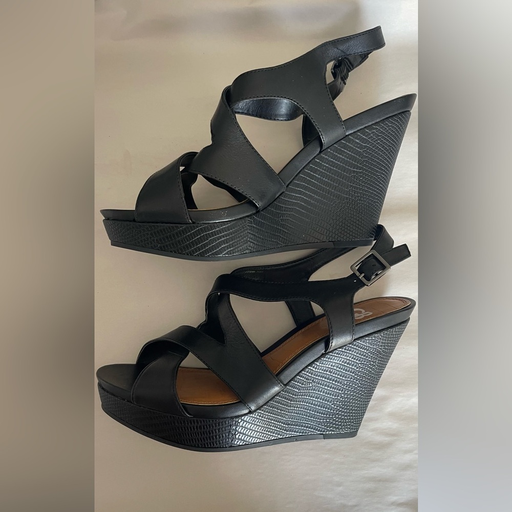 Gianni Bini Black Strappy Wedge Sandals